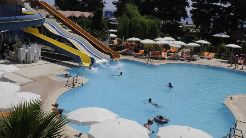 First Klas Hotel
