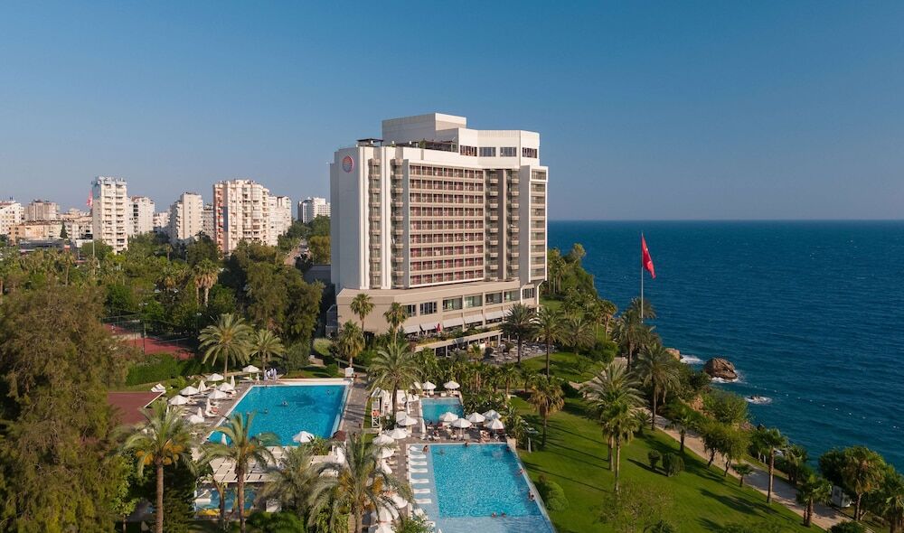 Akra Hotel