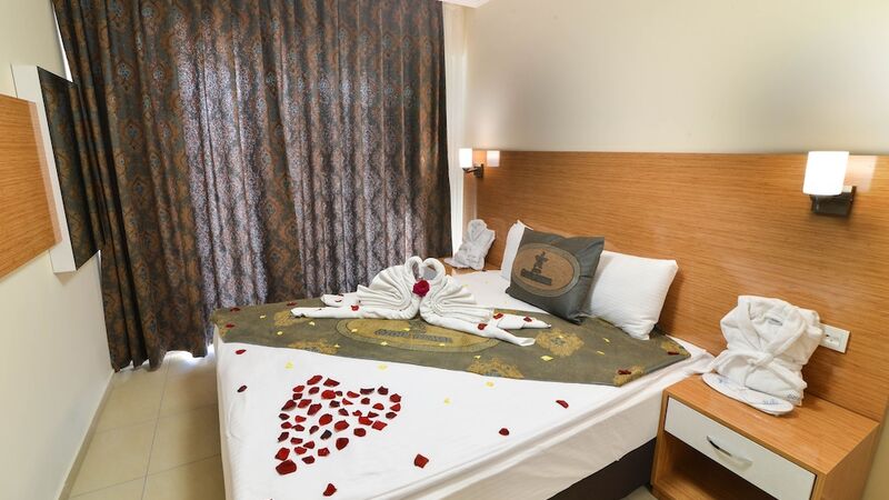 Grand Özgül Termal Tatil Köyü