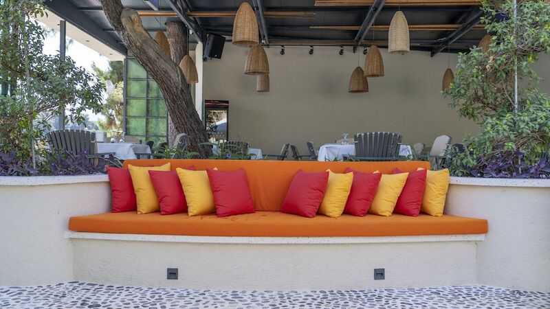 Alesta Yacht Hotel