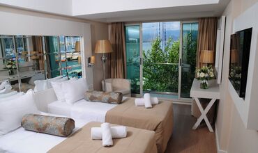 Alesta Yacht Hotel